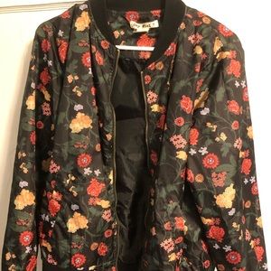 Lightweight women’s jacket